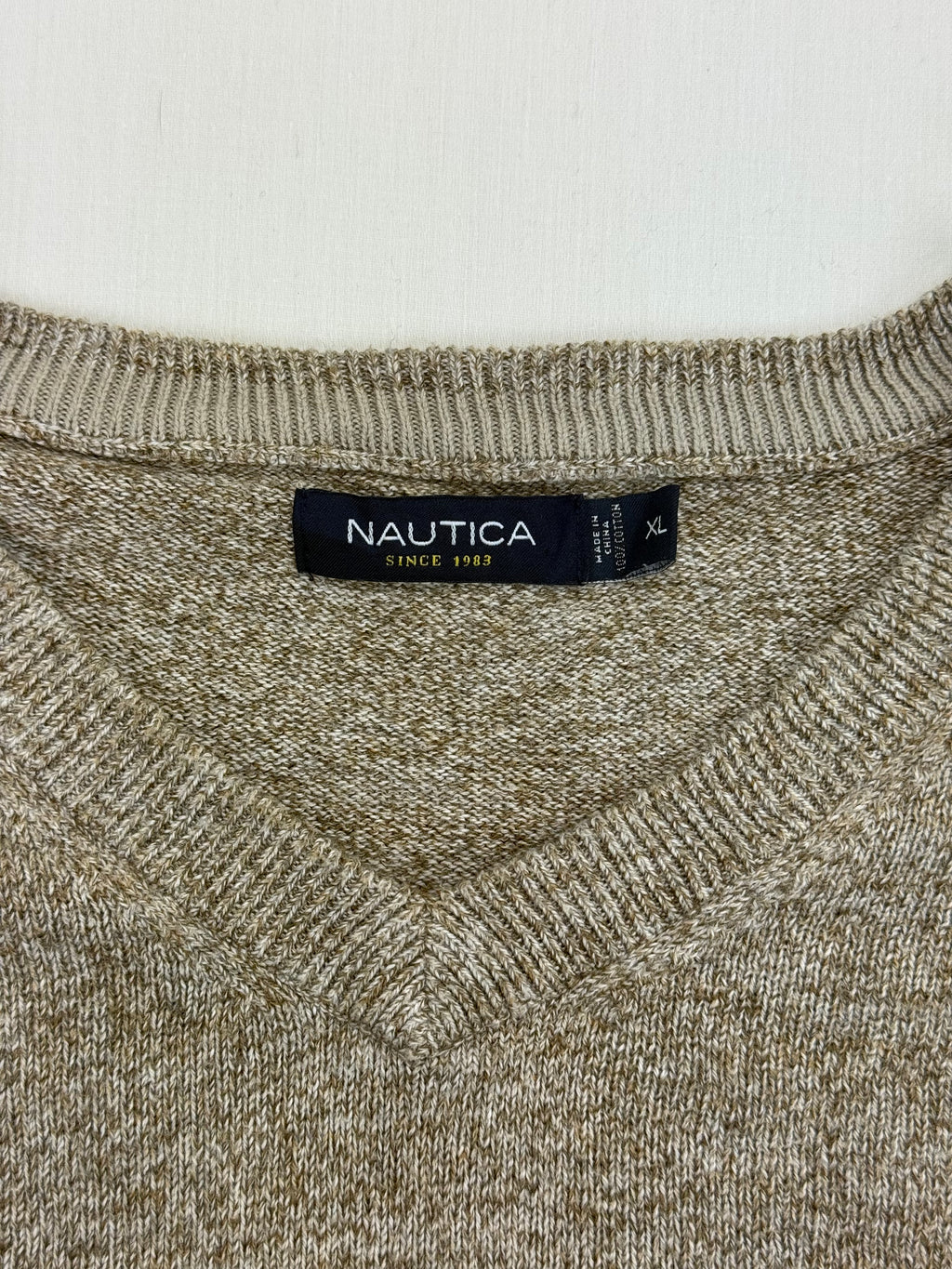 Nautica XL and 100% cotton label