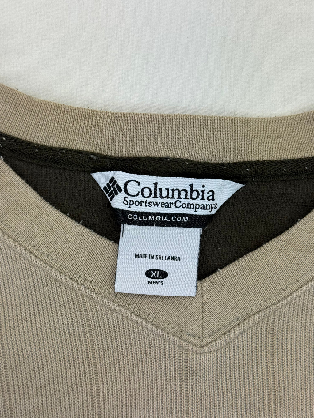 Columbia Beige Ribbed V-Neck Sweater – XL