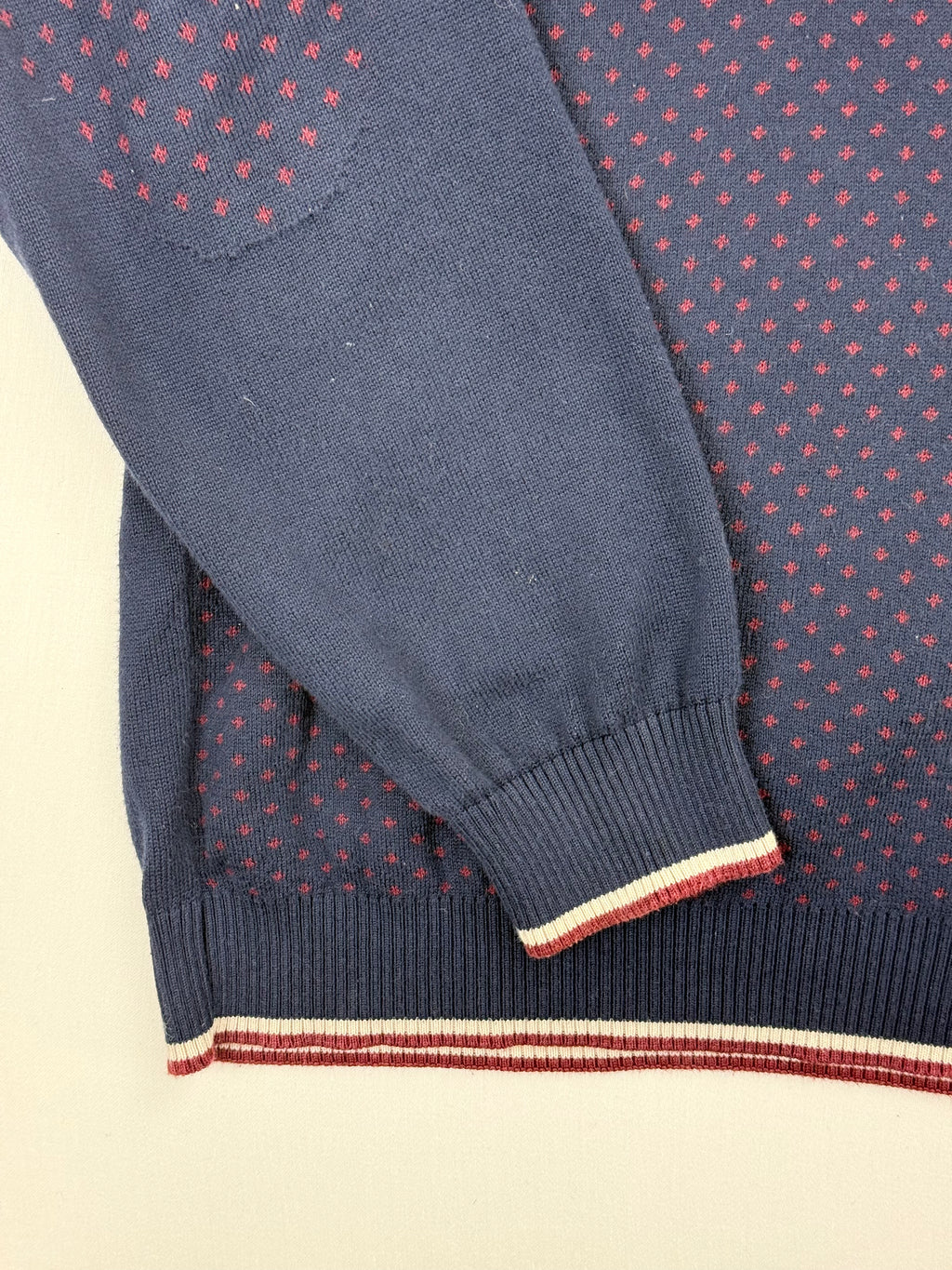Sweater sleeve cuff and contrast hem trim