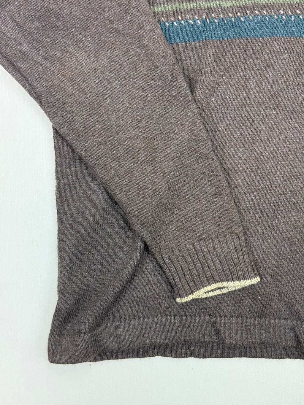 Columbia sweater sleeve and hem detail