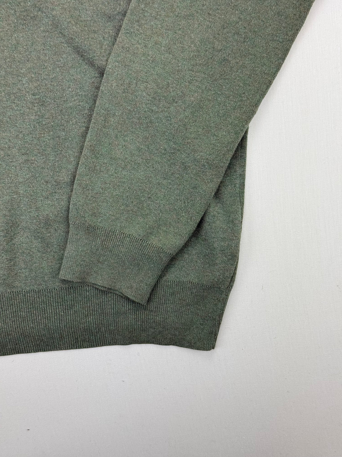 Sweater sleeve knit and ribbed trims